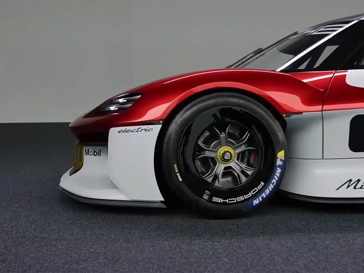 Električni Porsche 718   Električni Porsche 718