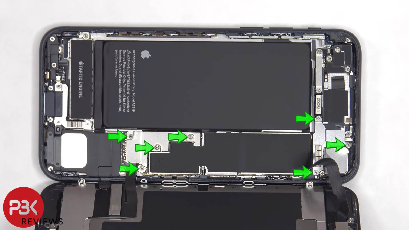  iPhone SE 2022 ispod ekrana - YouTube/PBKreviews/Screenshot 