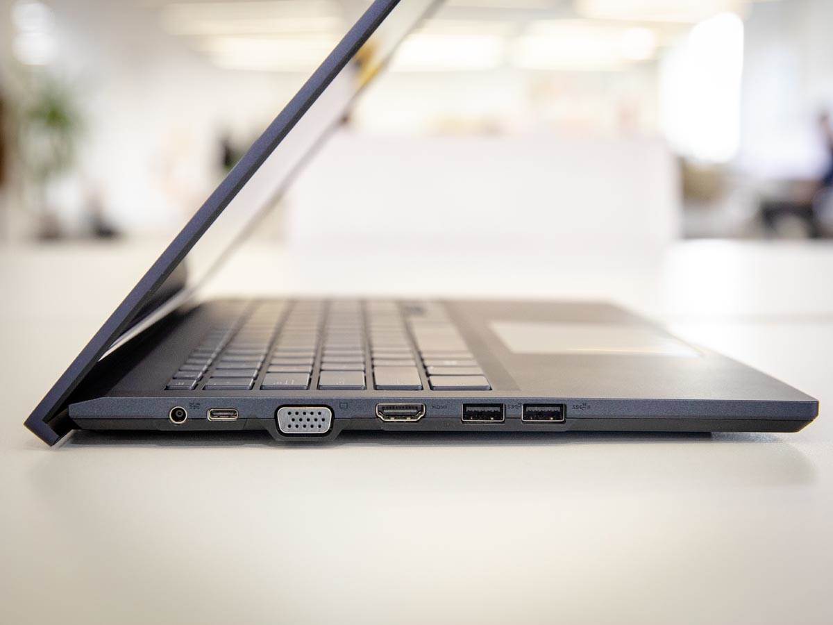 ASUS ExpertBook BA1500 konekcije.jpeg - Stefan Stojanović   ASUS ExpertBook BA1500 konekcije.jpeg - Stefan Stojanović