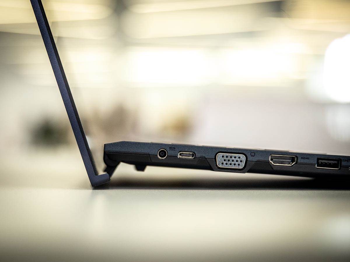  ASUS ExpertBook BA1500 nagib tastature - Stefan Stojanović 