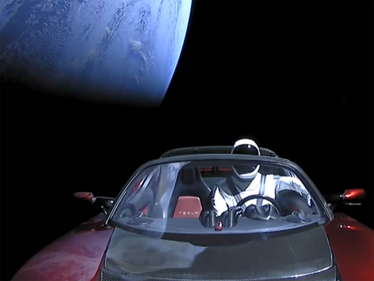  Tesla Roadster u svemiru - YouTube/ SpaceX 