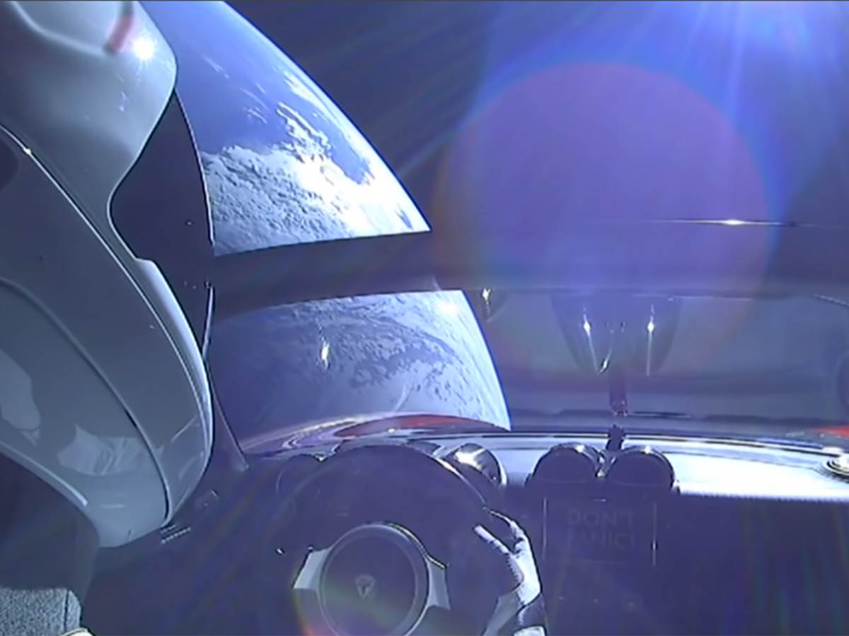  Tesla Roadster u svemiru - YouTube/ SpaceX 