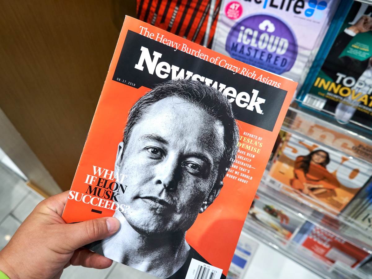 Ilon Mask na naslovnoj strani novina   Ilon Mask na naslovnoj strani novina