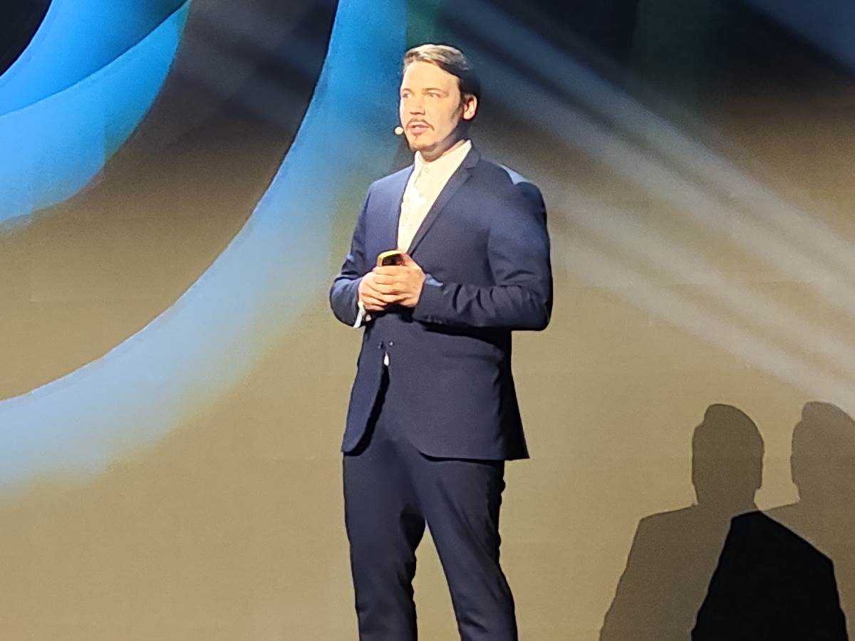 - SmartLife / Marko Čavić    - SmartLife / Marko Čavić