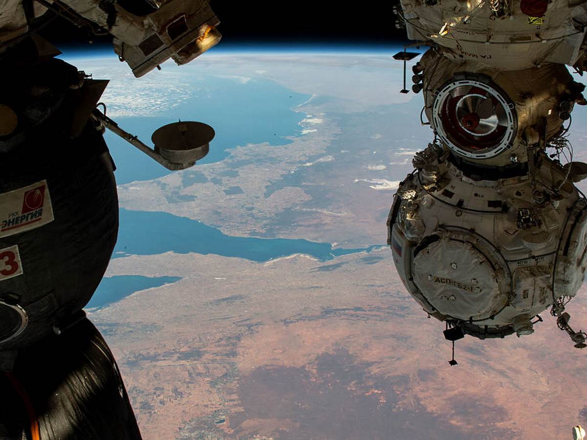 ISS International Space Station 3.jpg - NASA   ISS International Space Station 3.jpg - NASA