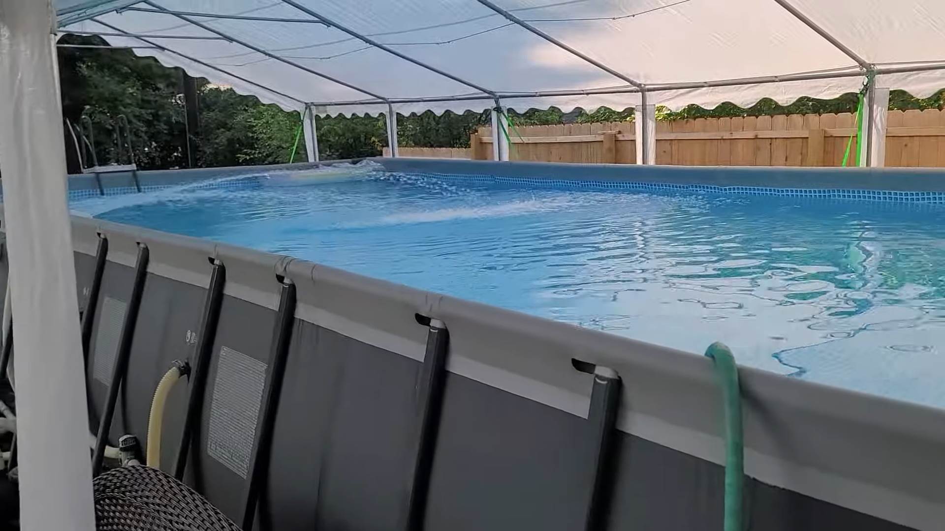  Bazen koji se greje ASIC rigovima - YouTube/Coin Heated/Printscreen 