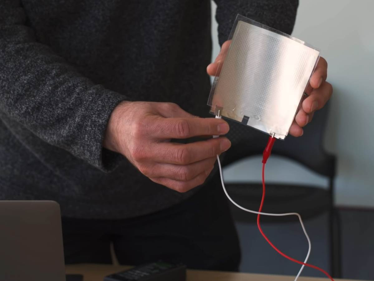  Zvučnik tanak kao papir 3.jpg - YouTube / Massachusetts Institute of Technology (MIT) / ScreenShot 