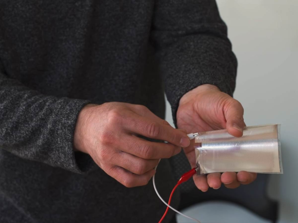  Zvučnik tanak kao papir 7.jpg 