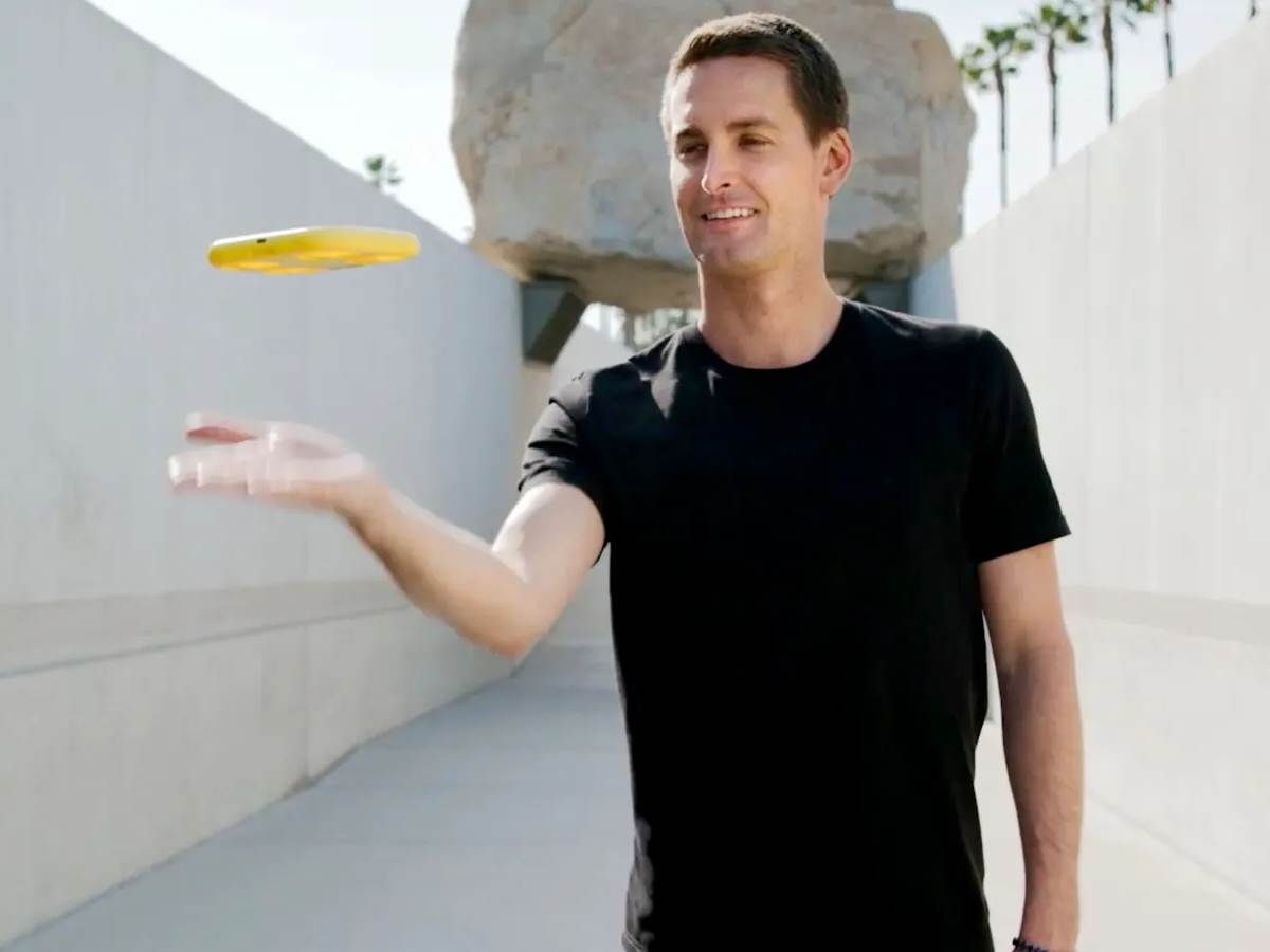  Snap Pixy selfi dron 1.jpg - Snapchat 