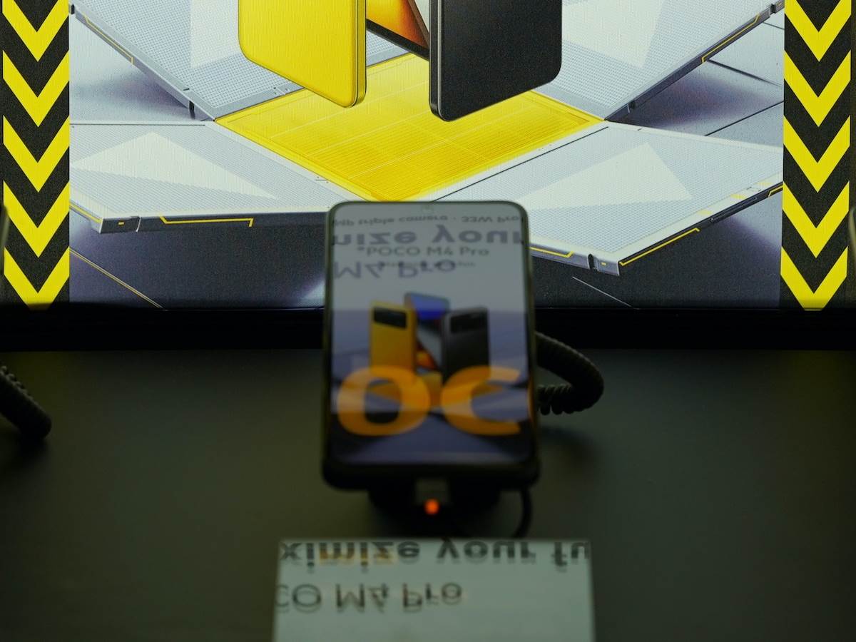  POCO telefoni u Srbiji premijera (2).JPG - POCO 