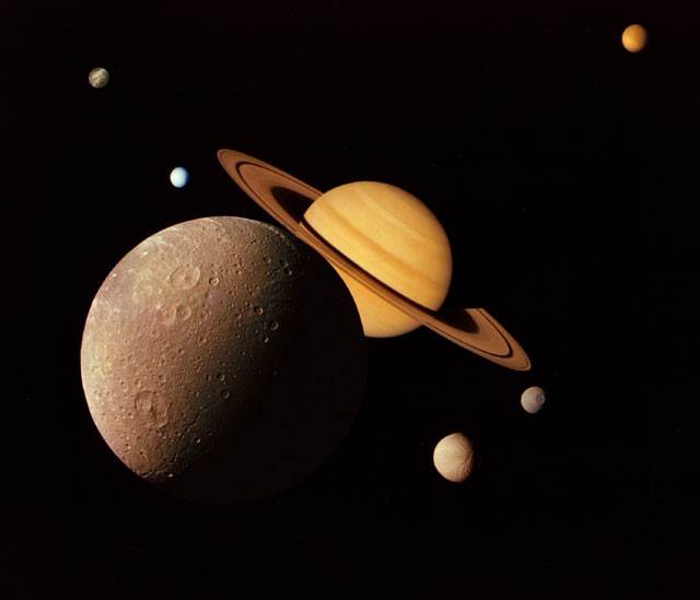 Voyager slika Saturn.jpg - NASA   Voyager slika Saturn.jpg - NASA