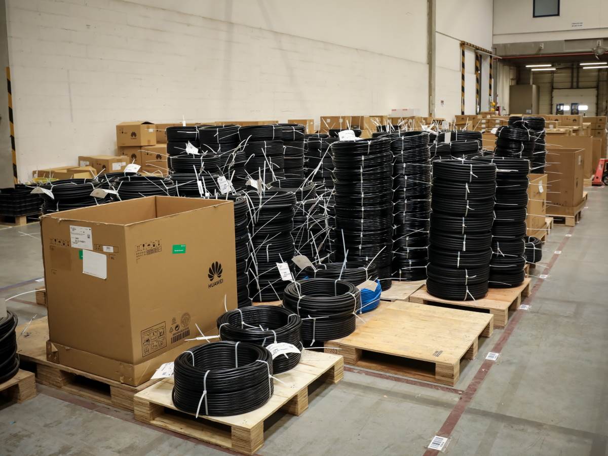  Huawei 5G Fabrika Mađarska Kako Izgleda (5).jpg - Huawei Srbija 