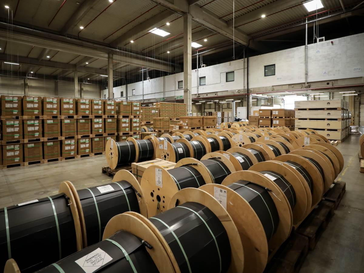  Huawei 5G Fabrika Mađarska Kako Izgleda (8).jpg - Huawei Srbija 