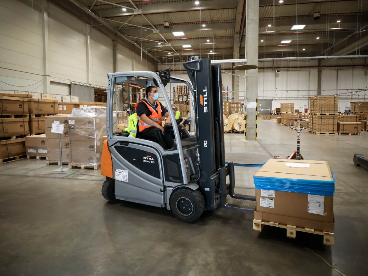  Huawei 5G Fabrika Mađarska Kako Izgleda (11).jpg - Huawei Srbija 