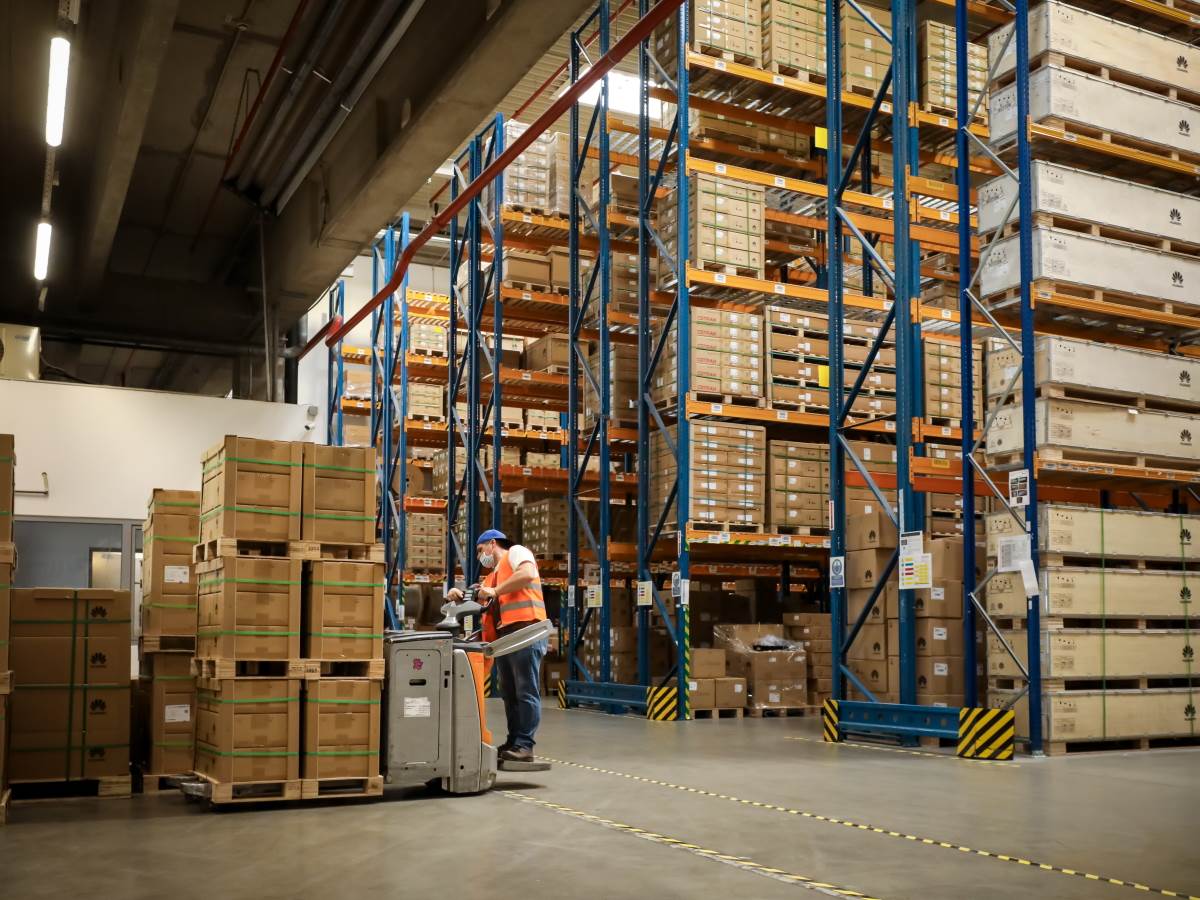  Huawei 5G Fabrika Mađarska Kako Izgleda (40).jpg - Huawei Srbija 