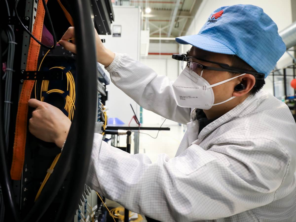  Huawei 5G Fabrika Mađarska Kako Izgleda (45).jpg - Huawei Srbija 