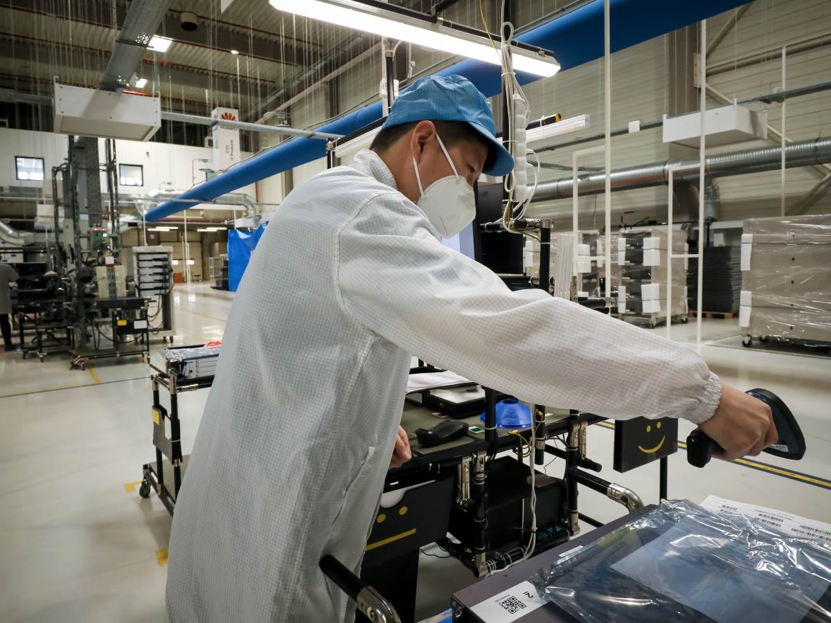  Huawei 5G Fabrika Mađarska Kako Izgleda (50).jpg - Huawei Srbija 