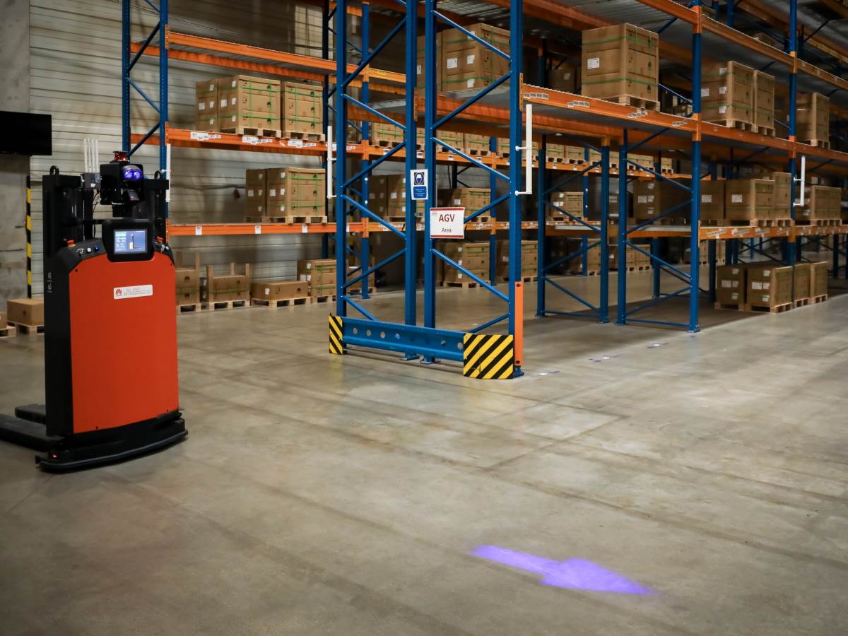  Huawei 5G Samovozeći Viljuškar (2).jpg - Huawei Srbija 