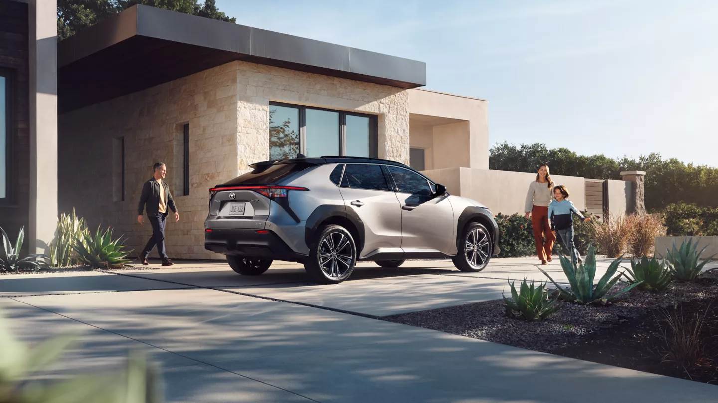  Toyota bZ4X 4.jpg - Toyota 