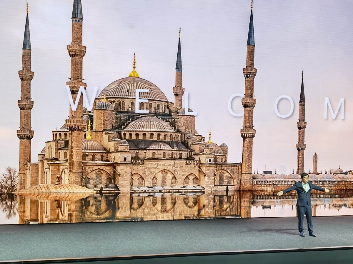  Huawei Premijera Istanbul (6).jpg - SmartLife / Marko Čavić 