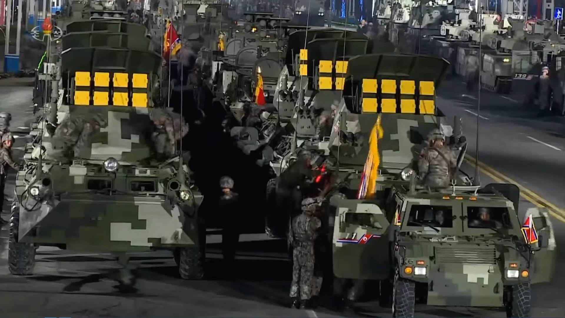  Severna Koreja parada 2.png - YouTube / Paektusan Revolutionary Army / Screenshot 