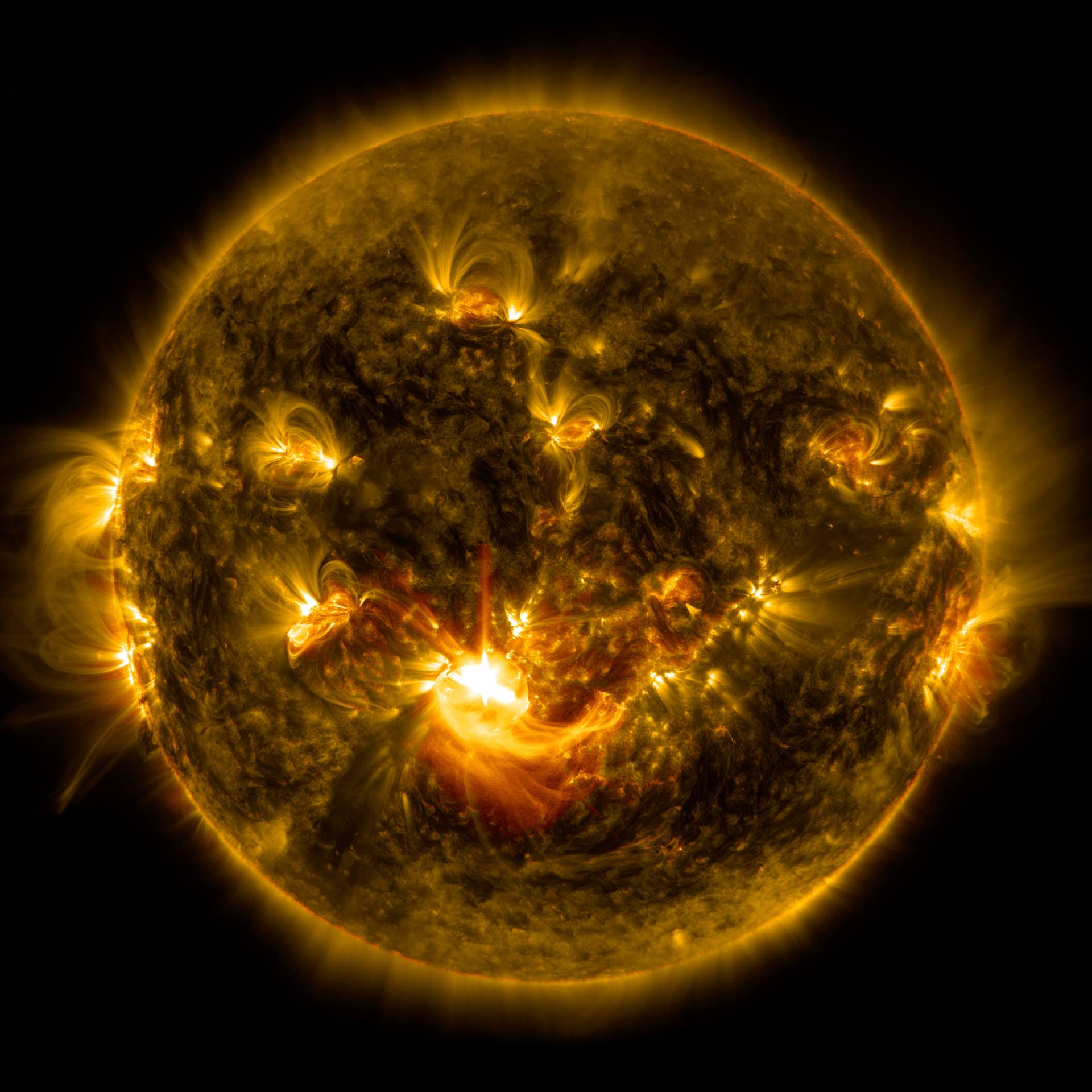 20141217-m8.7flare_171-131.jpg - NASA   20141217-m8.7flare_171-131.jpg - NASA