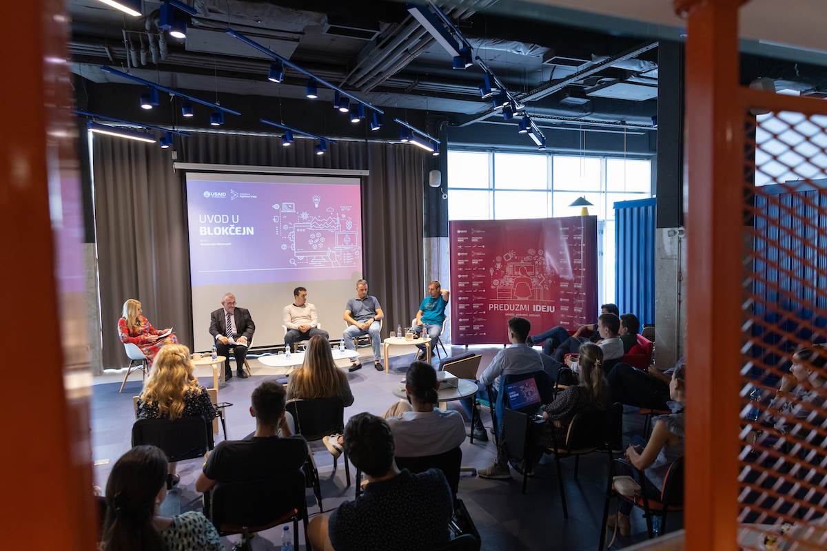  panel_foto Nemanja Vukovic.JPG - Inicijativa Digitalna Srbija, Raaw media Beograd
marko@raaw.rs
+381641906862 