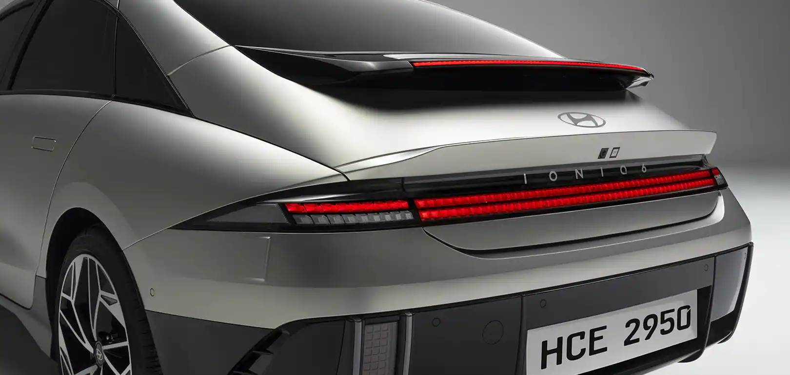 IONIQ 6 14.jpg - Hyundai   IONIQ 6 14.jpg - Hyundai