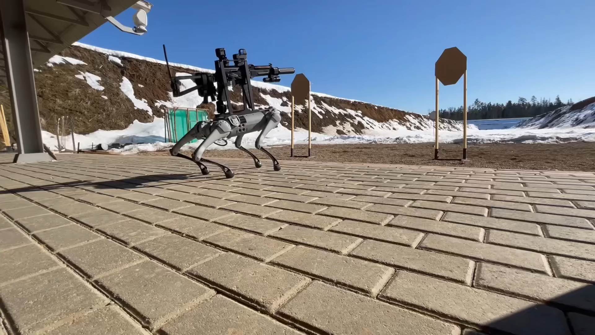 Patrol dog robot 0-28 screenshot.png - YouTube / Alexander Atamanov / Screenshot   Patrol dog robot 0-28 screenshot.png - YouTube / Alexander Atamanov / Screenshot