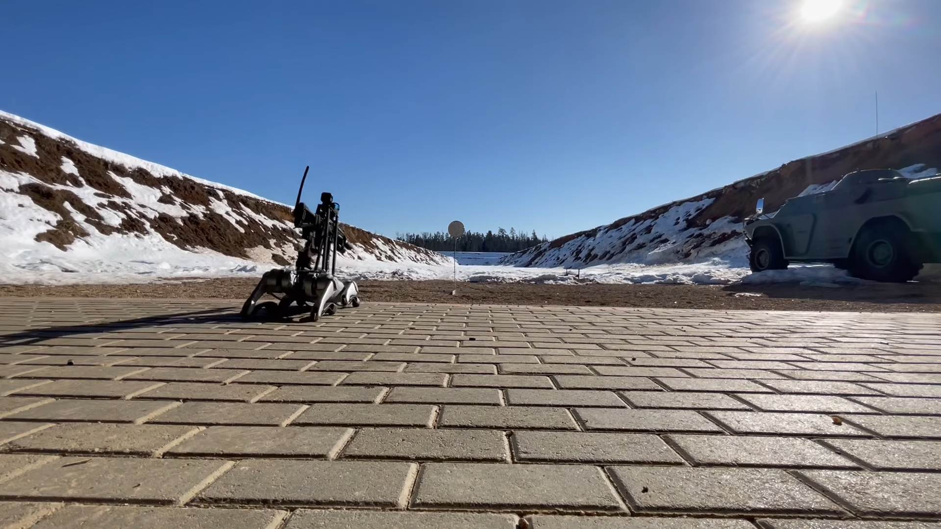 Patrol dog robot 1-22 screenshot.png - YouTube / Alexander Atamanov / Screenshot   Patrol dog robot 1-22 screenshot.png - YouTube / Alexander Atamanov / Screenshot
