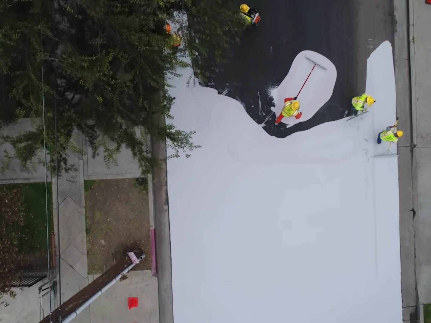  Why We Should Coat City Streets White 0-1 screenshot.jpg - YouTube / Tech Insider / Screenshot 