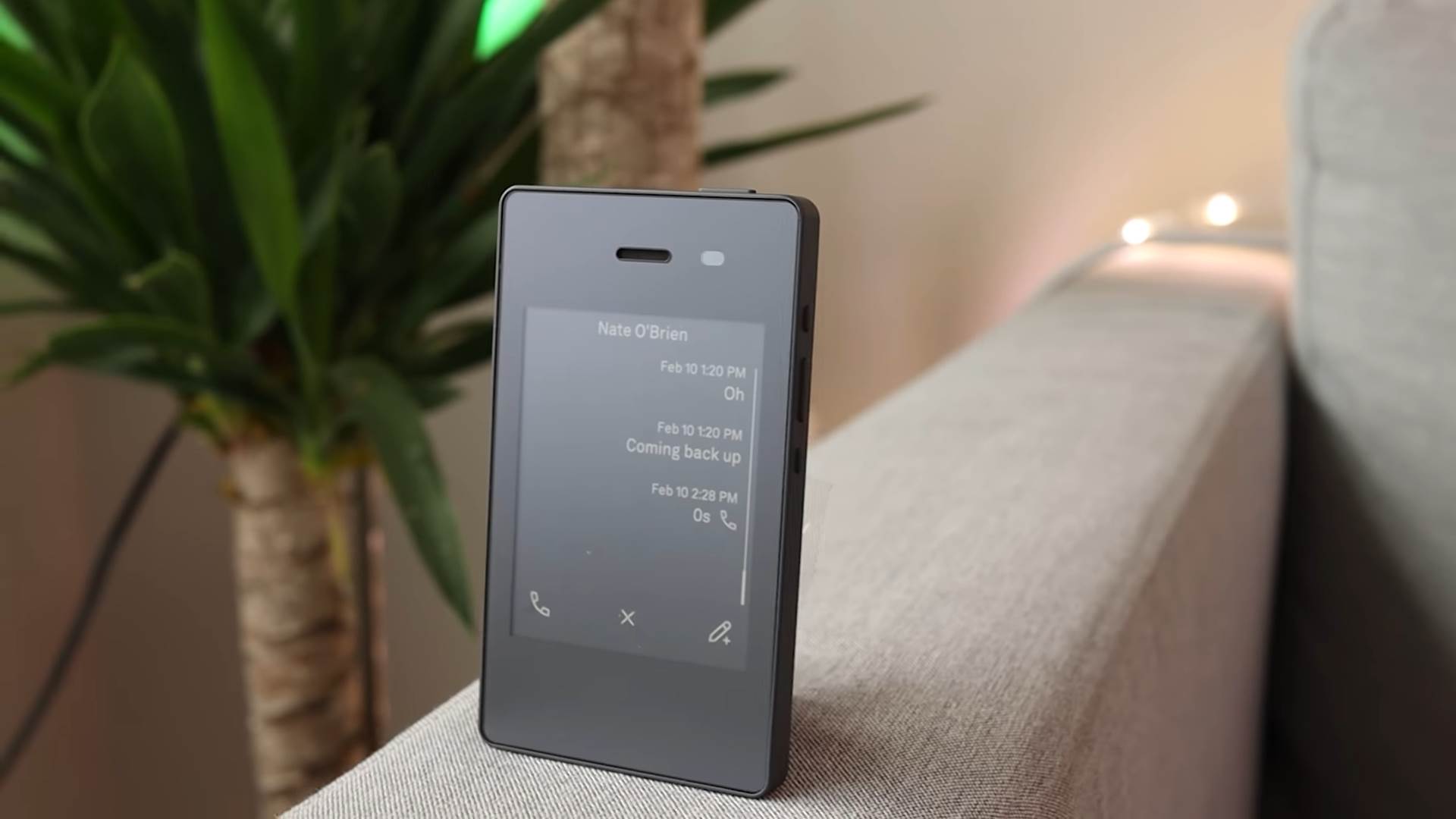  LIGHT PHONE 2 - A Minimal Phone for Digital Detox 9-9 screenshot.jpg - YouTube / Mike O'Brien / Screenshot 