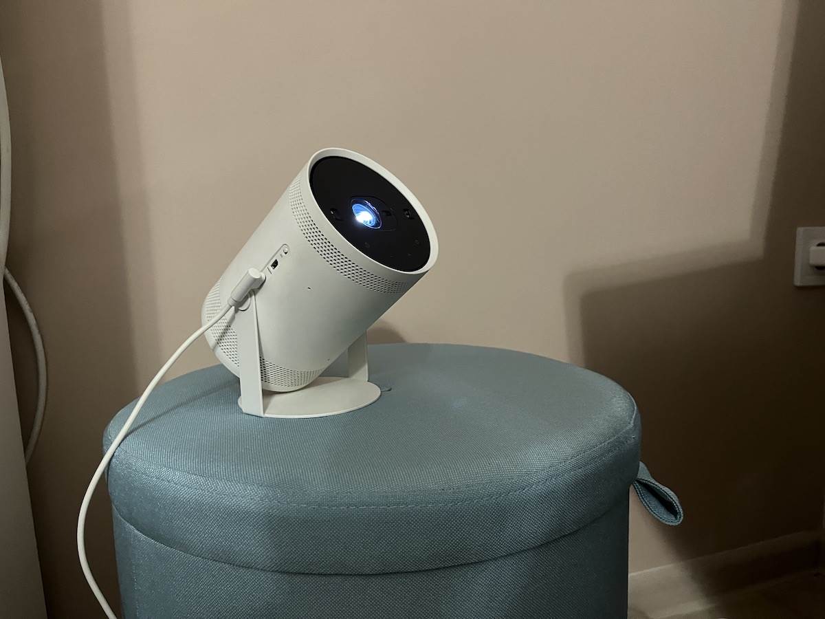 Samsung The Freestyle projektor.JPG   Samsung The Freestyle projektor.JPG