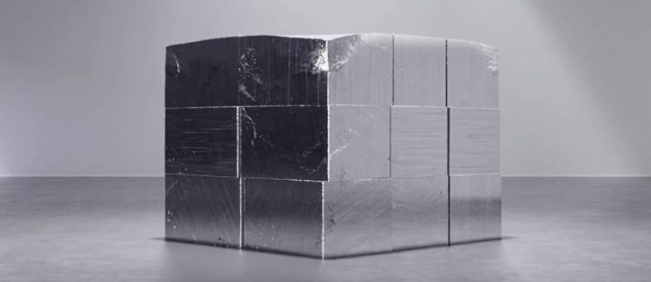  Balenciaga-I-Bang-Olufsen-Speaker-Bag-4-.jpg - Balenciaga 