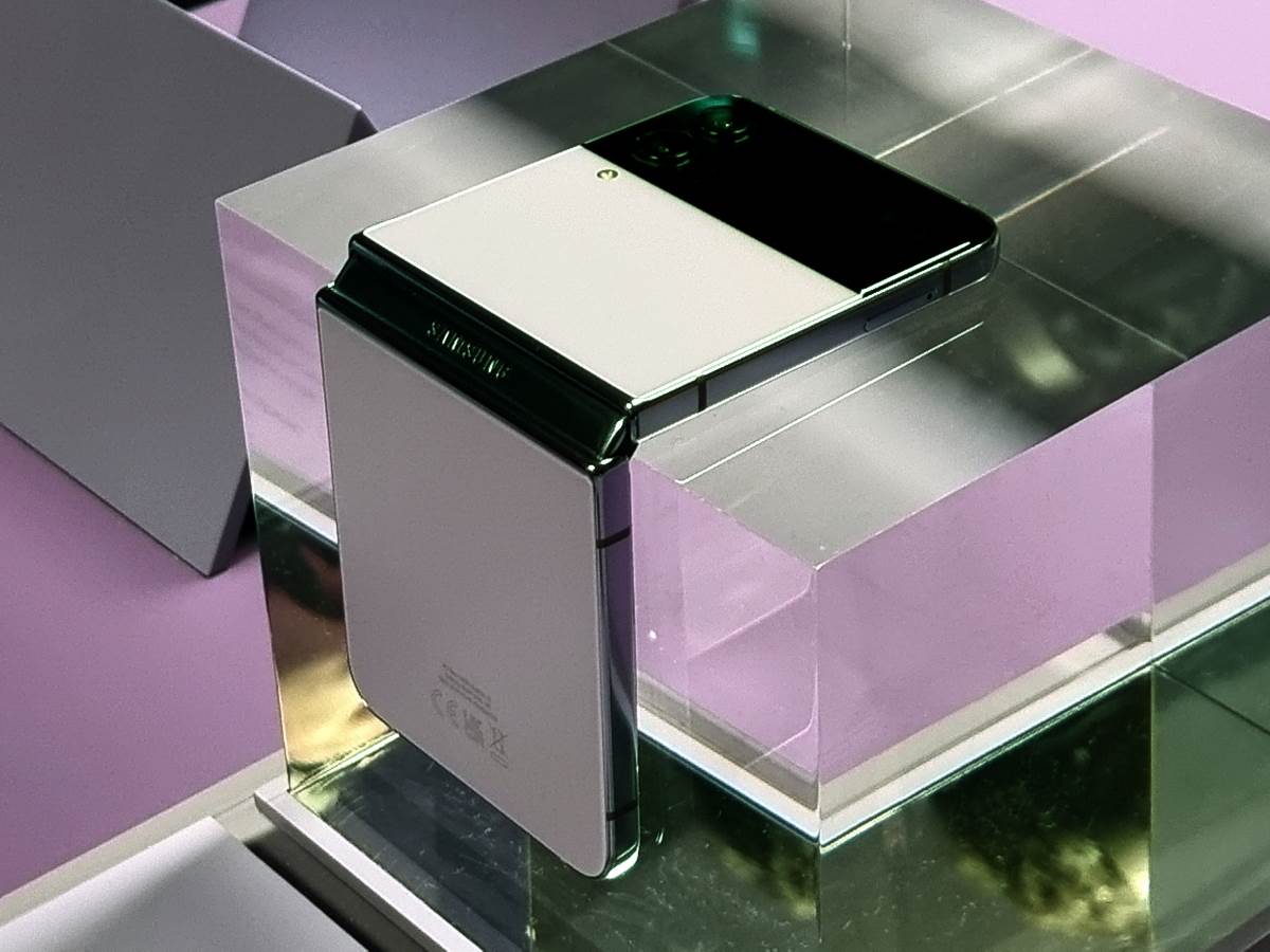 Samsung Galaxy Z Flip4 Uživo Slike 18.jpg - Smartlife   Samsung Galaxy Z Flip4 Uživo Slike 18.jpg - Smartlife