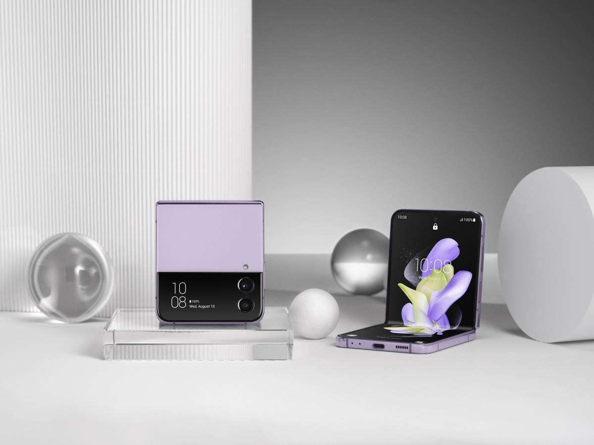 Samsung Galaxy Z Flip4 Slike - Samsung   Samsung Galaxy Z Flip4 Slike - Samsung