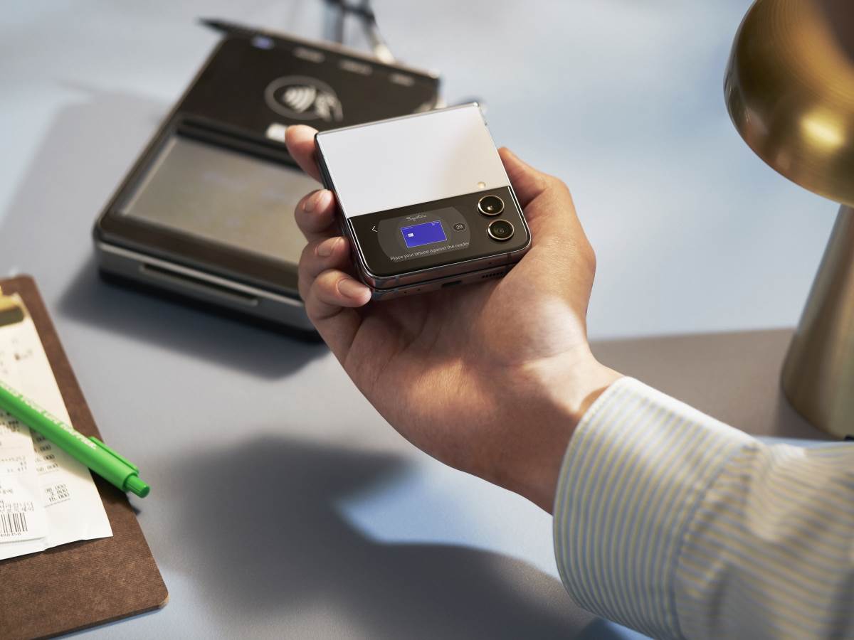 Samsung Galaxy Z Flip4 Slike (17).JPG - Samsung   Samsung Galaxy Z Flip4 Slike (17).JPG - Samsung