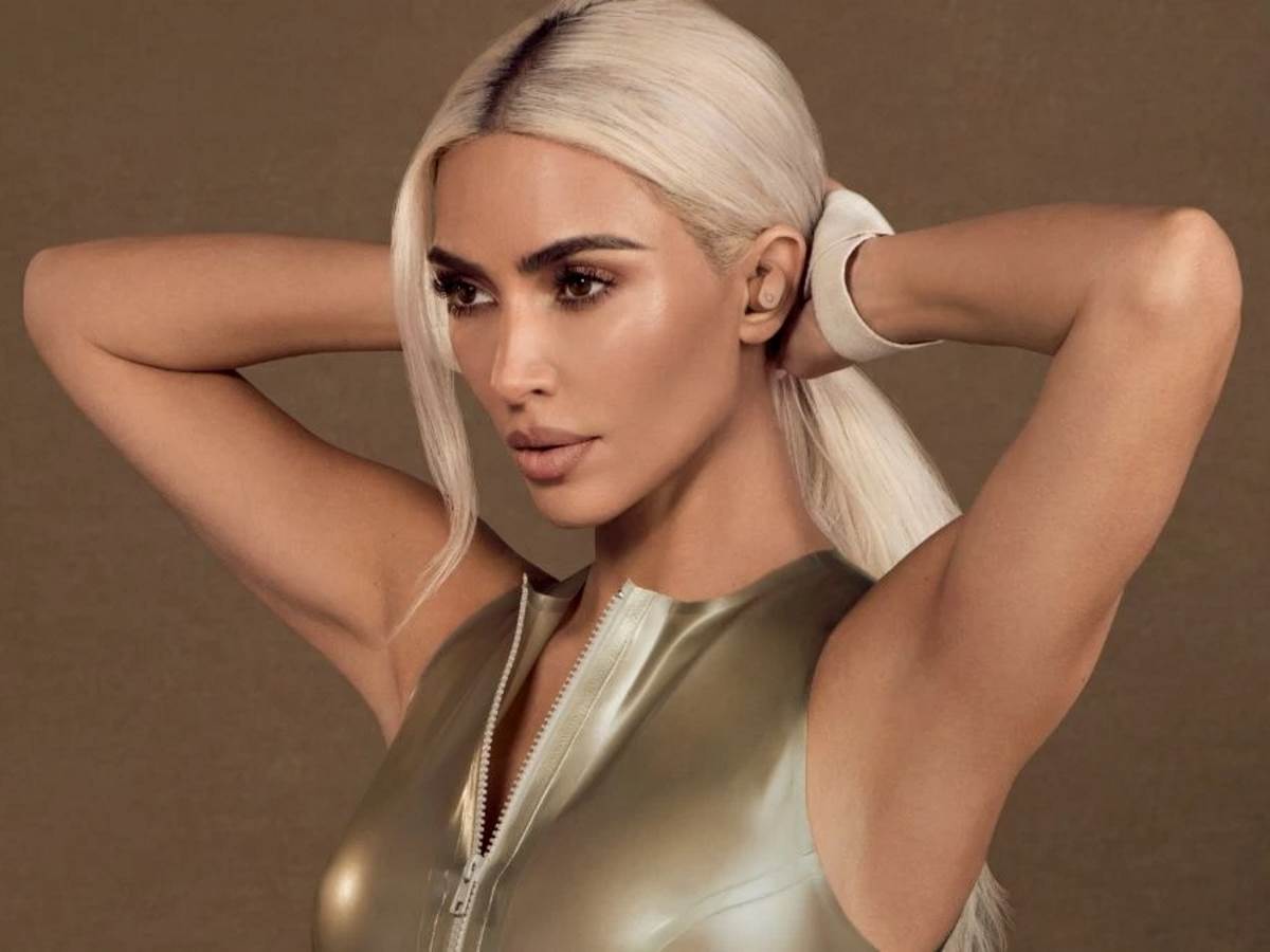 Kim Kardašijan Beats Fit Pro slike 7.jpg - Apple   Kim Kardašijan Beats Fit Pro slike 7.jpg - Apple