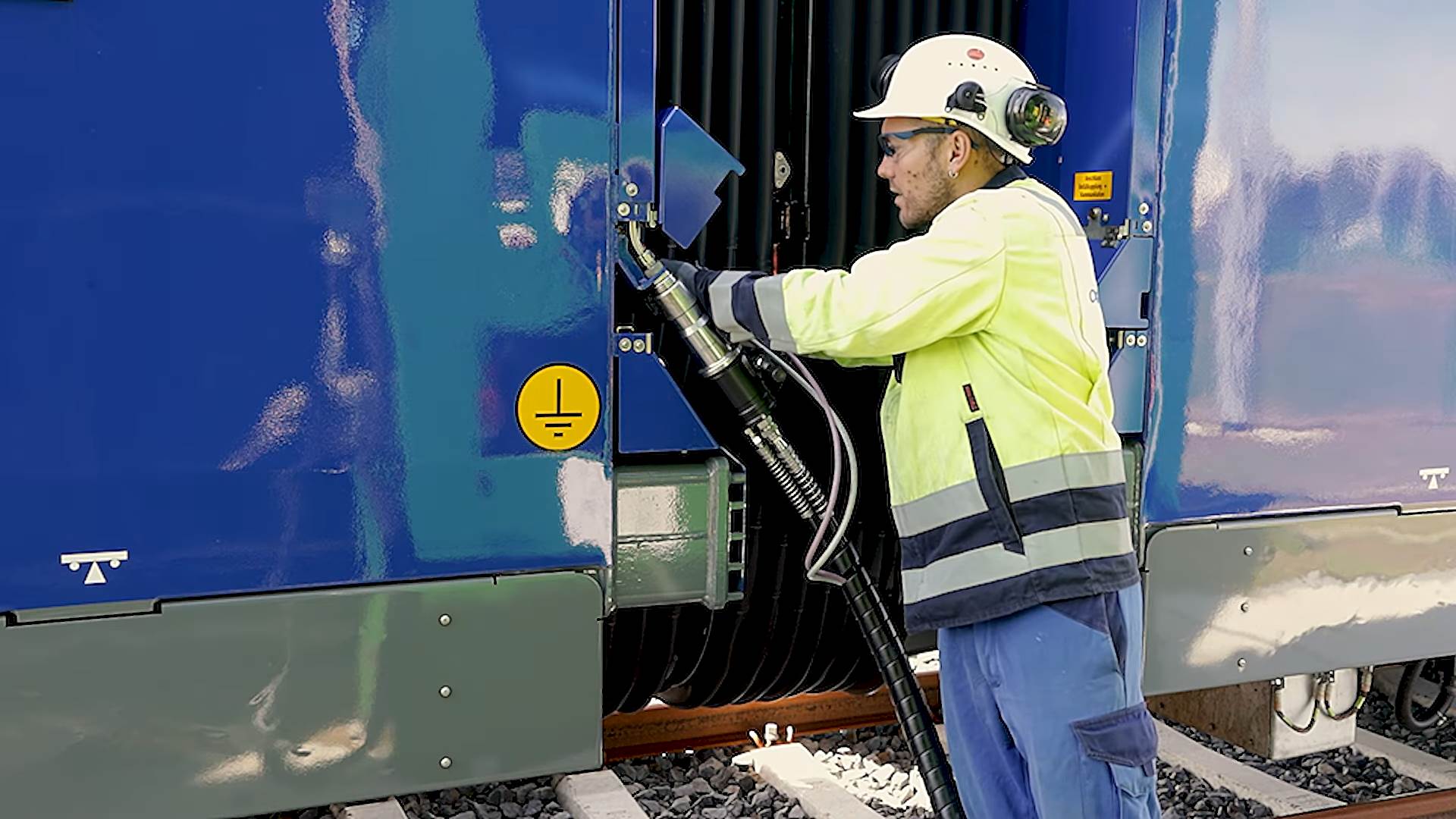 14 Coradia iLint to start passenger service on first 100% hydrogen operated route 1-33 screenshot.jpg - Alstom   14 Coradia iLint to start passenger service on first 100% hydrogen operated route 1-33 screenshot.jpg - Alstom