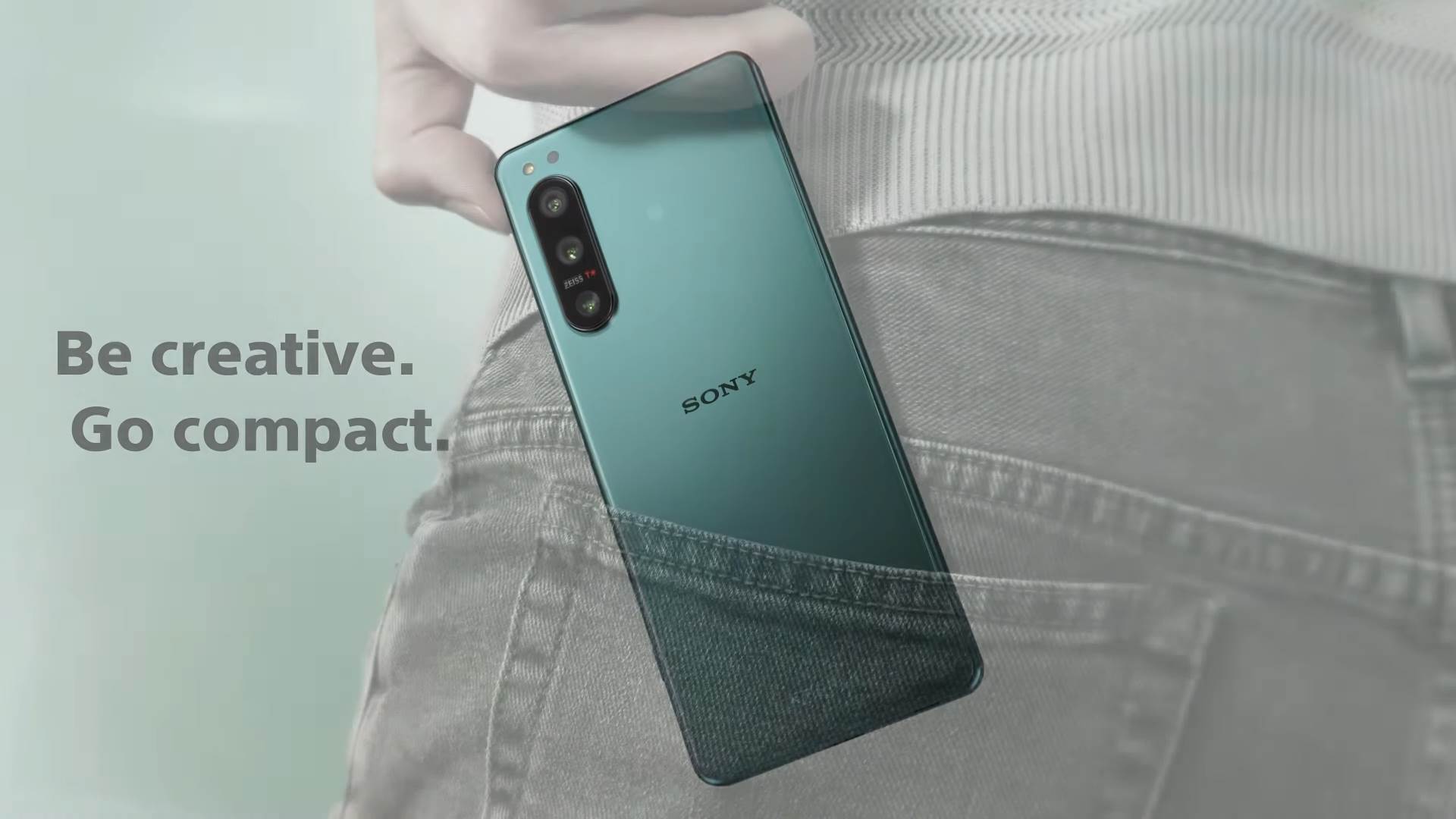  Xperia 5 IV - Creative freedom in a compact design__ 0-12 screenshot.png - YouTube / Sony | Xperia / Screenshot 