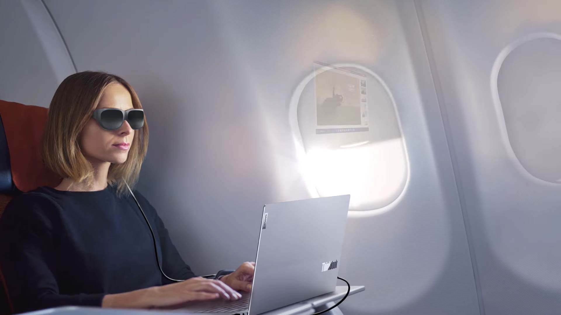  Lenovo Glasses T1 – Your personal mobile display solution 0-46 screenshot.png - Youtube / Lenovo / Screenshot 