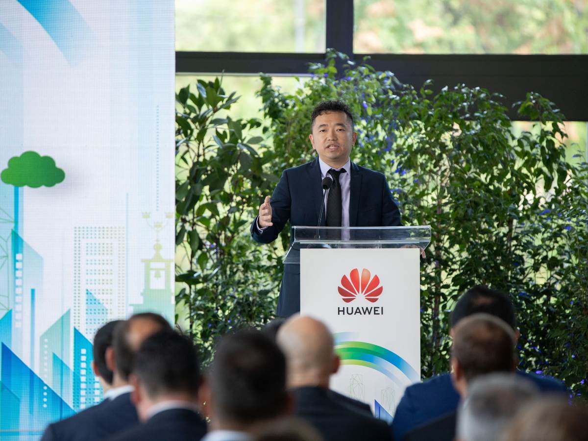  Photo 2.jpg - Huawei 