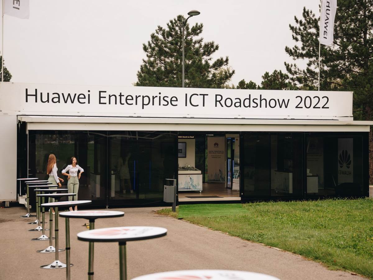  Photo 7.jpg - Huawei 