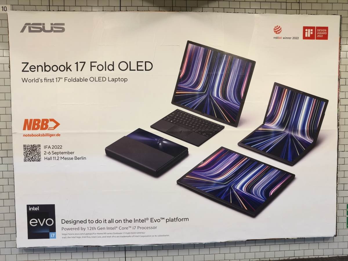  Asus Zenbook 17 Fold OLED uživo (1).jpg - SmartLife / Marko Čavić 