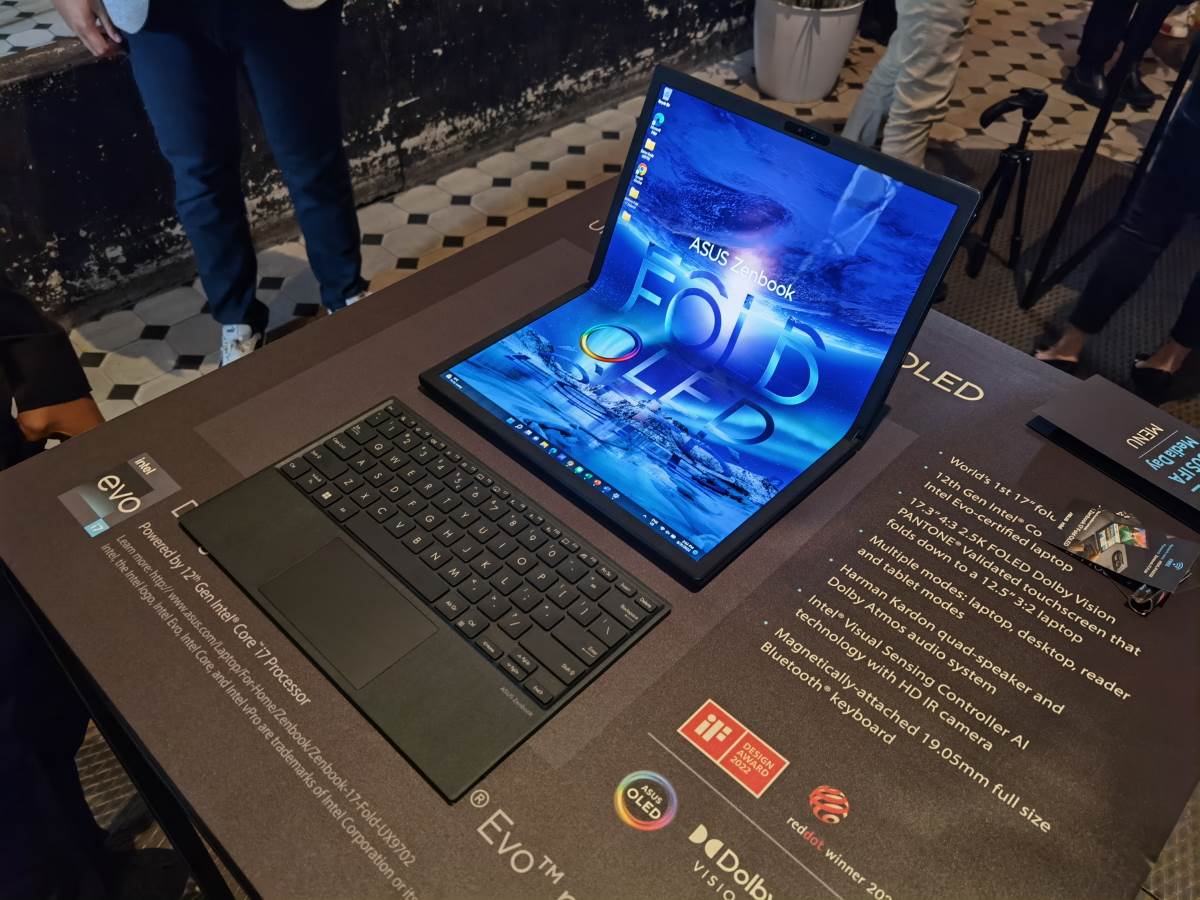 Asus Zenbook 17 Fold OLED uživo (11).jpg   Asus Zenbook 17 Fold OLED uživo (11).jpg