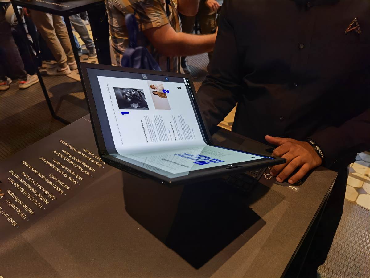 Asus Zenbook 17 Fold OLED uživo (16).jpg   Asus Zenbook 17 Fold OLED uživo (16).jpg