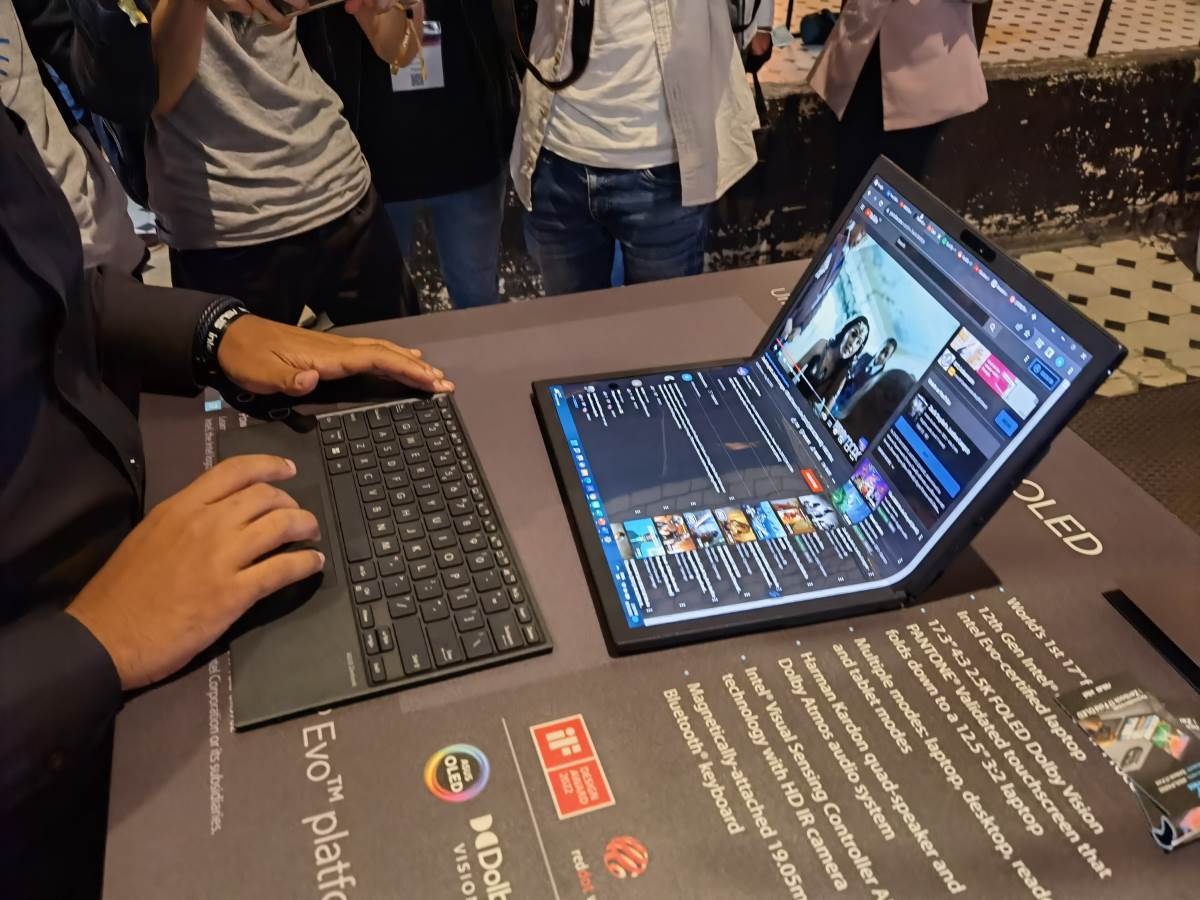 Asus Zenbook 17 Fold OLED uživo (19).jpg - SmartLife / Marko Čavić   Asus Zenbook 17 Fold OLED uživo (19).jpg - SmartLife / Marko Čavić