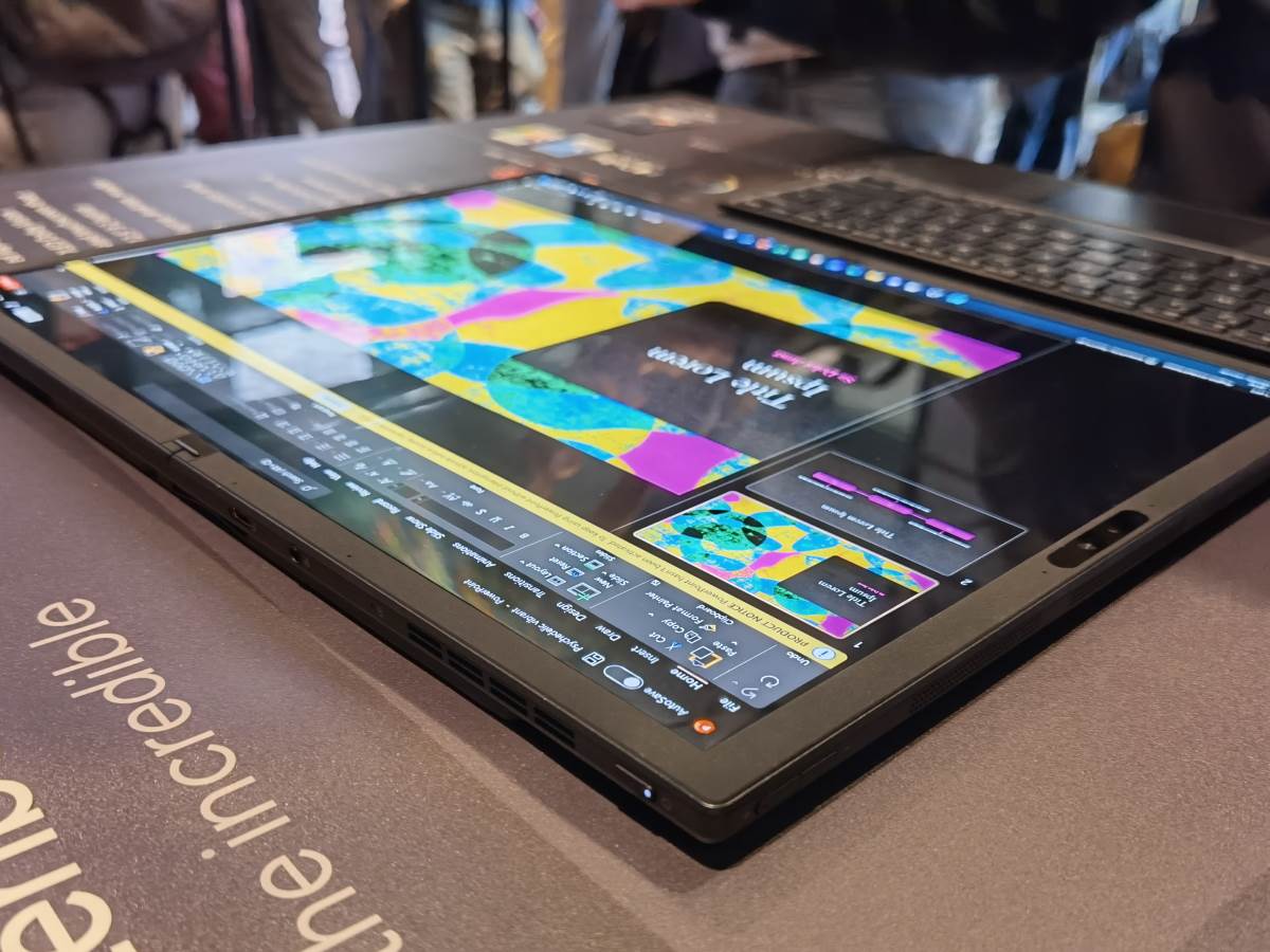 Asus Zenbook 17 Fold OLED uživo (20).jpg - SmartLife / Marko Čavić   Asus Zenbook 17 Fold OLED uživo (20).jpg - SmartLife / Marko Čavić