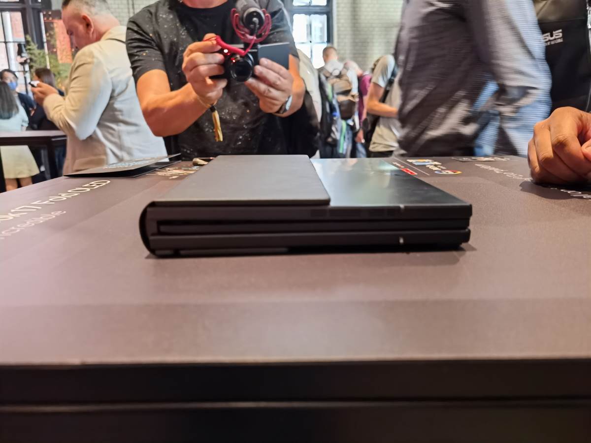 Asus Zenbook 17 Fold OLED uživo (22).jpg - SmartLife / Marko Čavić   Asus Zenbook 17 Fold OLED uživo (22).jpg - SmartLife / Marko Čavić