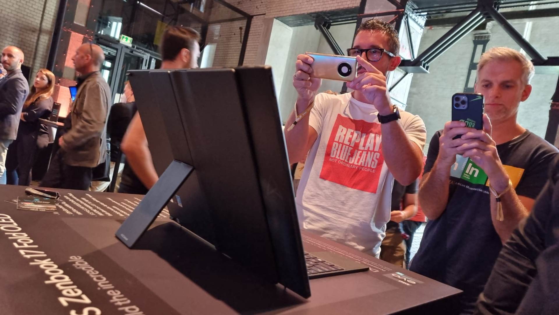 - SmartLife / Krunoslav Ćosić    - SmartLife / Krunoslav Ćosić